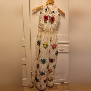 Vintage White Floral Embroidered Mexican Long Dress